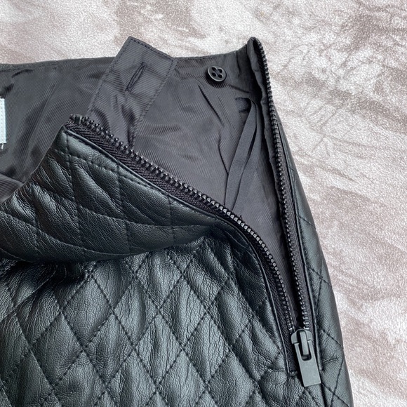 Aritzia Sunday Best Black Quilted Diamond Vegan Leather Flynn Mini Skirt NWT - Picture 7 of 11